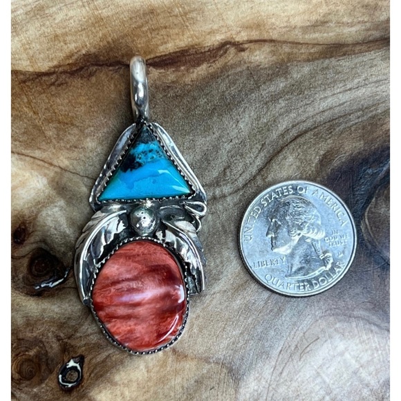 🚫SOLD🚫Vintage Navajo Pendant Signed Sterling Silver, Turquoise & Spiny Oyster - Picture 6 of 9